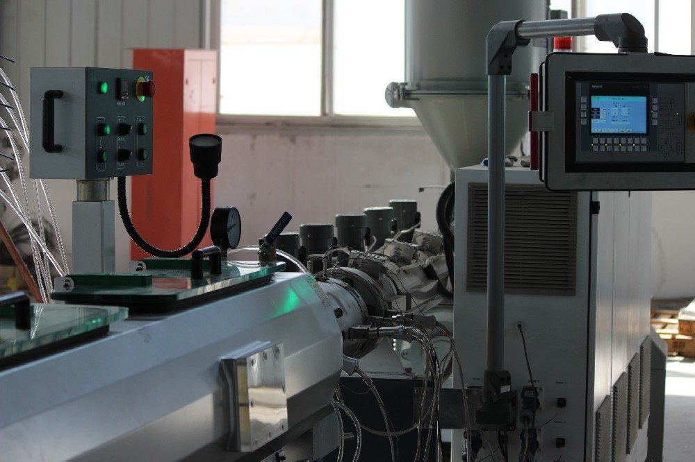 內(nèi)管注塑機(jī)